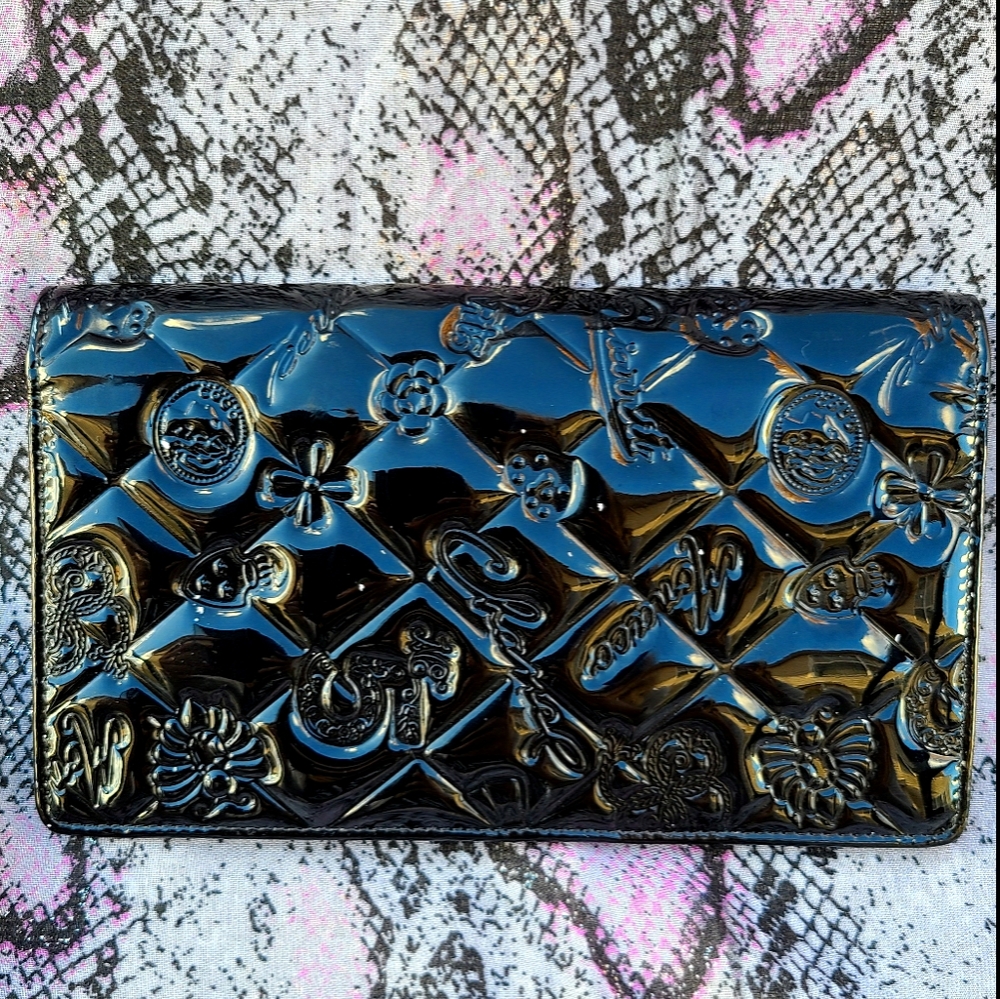 Authentic Chanel Precious Symbols Yen wallet